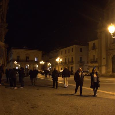 Restituzione abitazioni 100-150m - La piazza si rianima